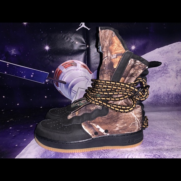 SOLD! Nike Real Tree Air Force 1 Outdoors Size 9.0 - Picture 3 of 11